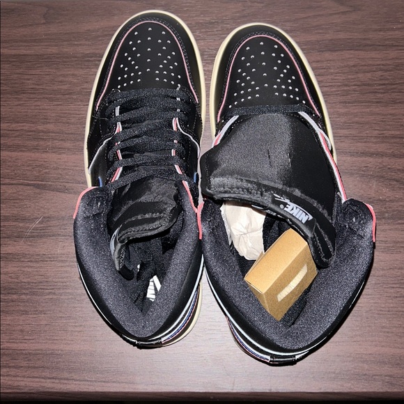 Air Jordan 1 High Retro OG - Picture 4 of 6